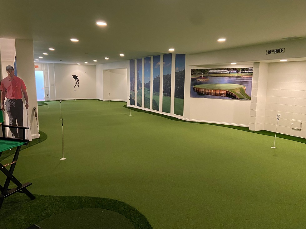 Indoor Putting Green with Chipping Matts