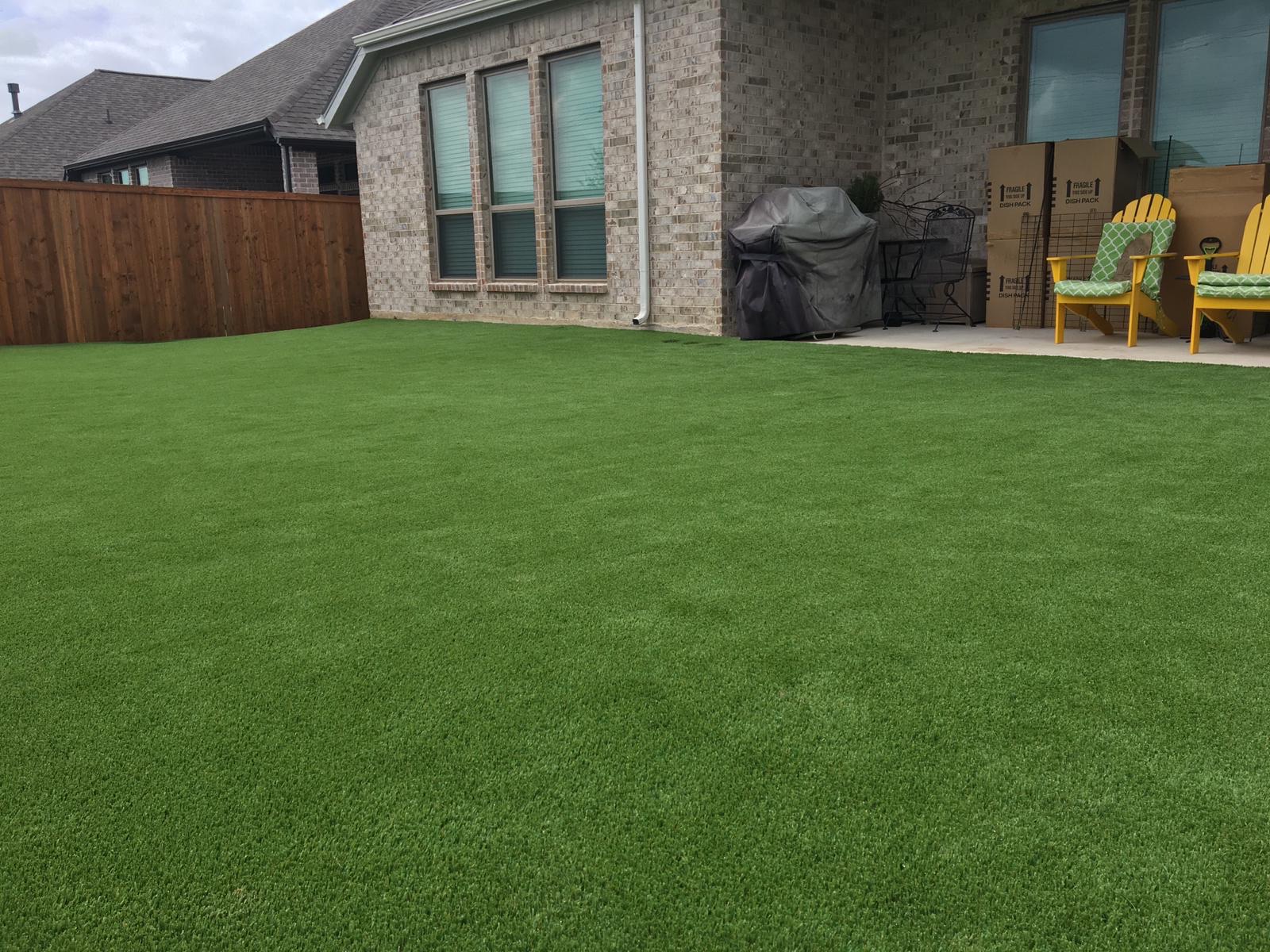 Artificial Grass Side Yard & Dog Run