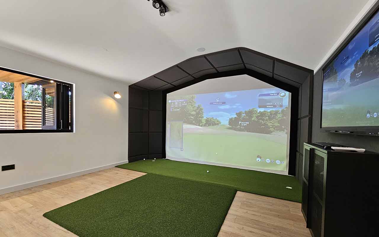 Golf simulator technology integration with launch monitor and projection in Fort Worth